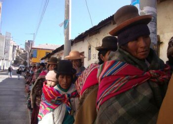 Andien ylänköjen naisia Perun Punon alueen kylässä.