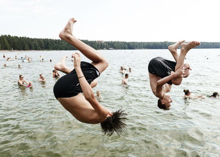 Koronapandemia ei ole muttanut tilanentta: Suomi on onnellisten maa.