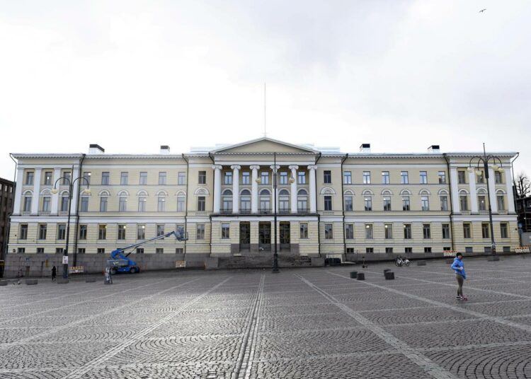 Populismin lisäksi tieteen vapautta on heikentänyt vuonna 2009 hyväksytty silloisen porvarihallituksen yliopistouudistus. Kuvassa Helsingin yliopiston päärakennus.