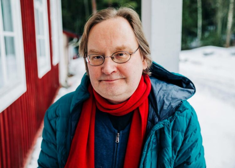 Elokuvaohjaaja, käsikirjoittaja ja kirjailija Ville Suhonen.