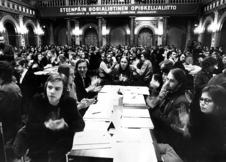 Taistolaisuuden huipulla Vanhan ylioppilastalon juhlasali täyttyi Sosialistisen opiskelijaliiton kolmipäiväisessä liittokokouksessa toukokuussa 1973.