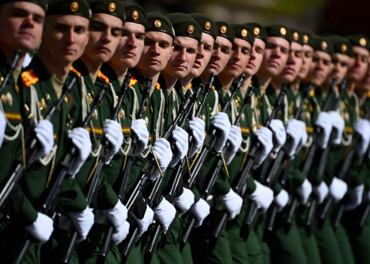 Vladimir Putin sanoi sotilasparaatin alkaessa, että ”erikoisoperaatio” Ukrainassa oli tarpeellinen ja lännen provosoima.