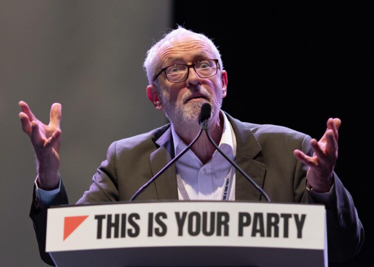 Jeremy Corbynin poliittinen ura on rakentunut ruohonjuuritason liikkeiden varaan.