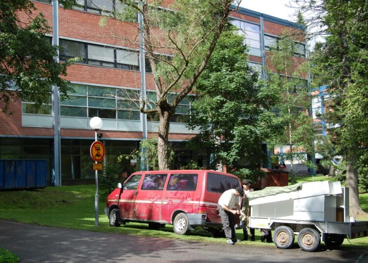 Ilmaiseksi jaetut kalusteet menivät hyvin kaupaksi.