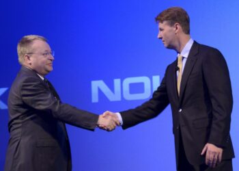 Stephen Elop ja Risto Siilasmaa Nokian tiedotustilaisuudessa tiistaina 3. syyskuuta.