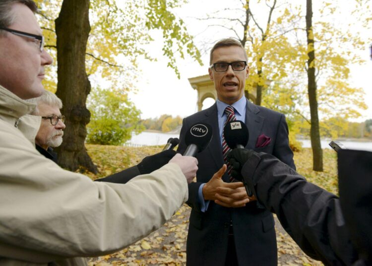 Pääministeri Alexander Stubb keskiviikkona  kommentoimassa muun muassa talousraportin tilaamista Anders Borgilta.