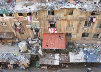 Gazan sairaalassa on läpi historian ollut asukkaita. Kun päärakennus oli alkuperäisessä käytössä, ylimmissä kerroksissa majoittui perheitä, joilla ei ollut kotia.