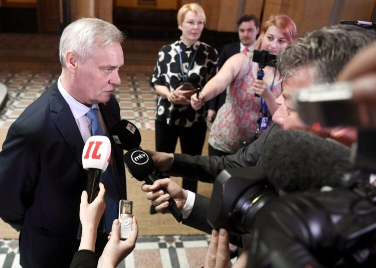 SDP:n puheenjohtaja Antti Rinne on puolitoista viikkoa sanonut, ettei kerro hallitusneuvotteluista yksityiskohtia.