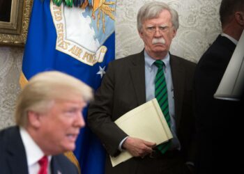 Donald Trump ja John Bolton toukokuussa 2018 otetussa kuvassa.
