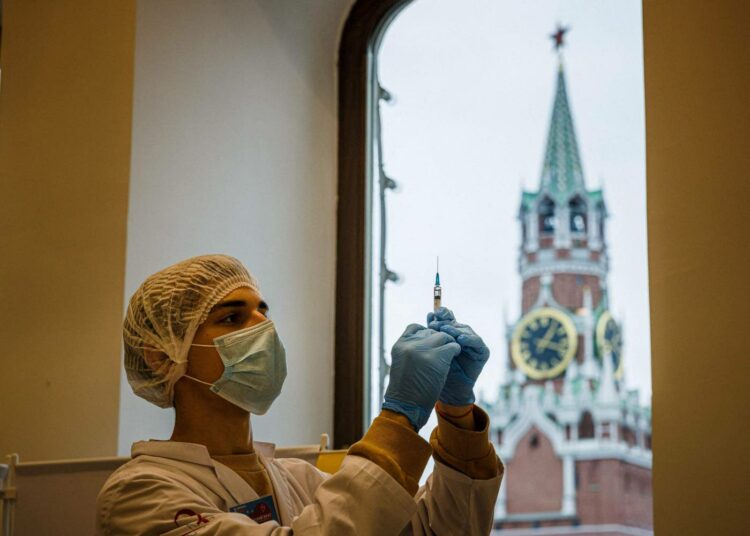 Venäjän väestöstä vain noin 36 prosenttia on ottanut koronavirusrokotteen.