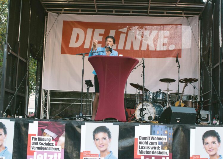 Die Linken Sahra Wagenknecht on kritisoinut omaa puoluettaan ja yrittänyt perustaa omankin poliittisen liikkeen.