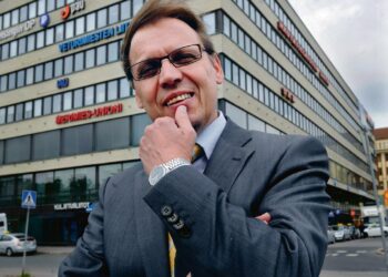 SAK:n puheenjohtajan Lauri Lylyn mukaan SAK ei ole esteenä perusturvan parantamiselle. Hän muistuttaa kuitenkin, että ansio-sidonnainen turva on ansaittu työn kautta.