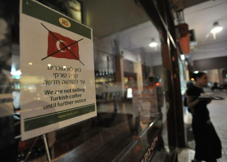 Kahvila Tel Avivissa, Israelissa ilmoitti viime viikonloppuna boikotoivansa turkkilaista kahvia sen jälkeen Turkin ja Israelin välit alkoivat kiristyä.