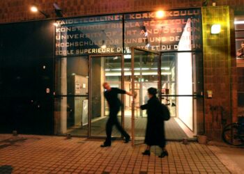 Opiskelijajärjestöt ovat huomauttaneet, ettei alan vaihtaminen kesken opintojen ole niin vaivatonta kuin hallitus antaa ymmärtää.