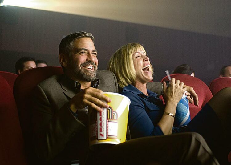 Burn After Reading on musta komedia kahdesta kuntosalin työntekijästä. Kuvassa George Clooney ja Frances McDormand.