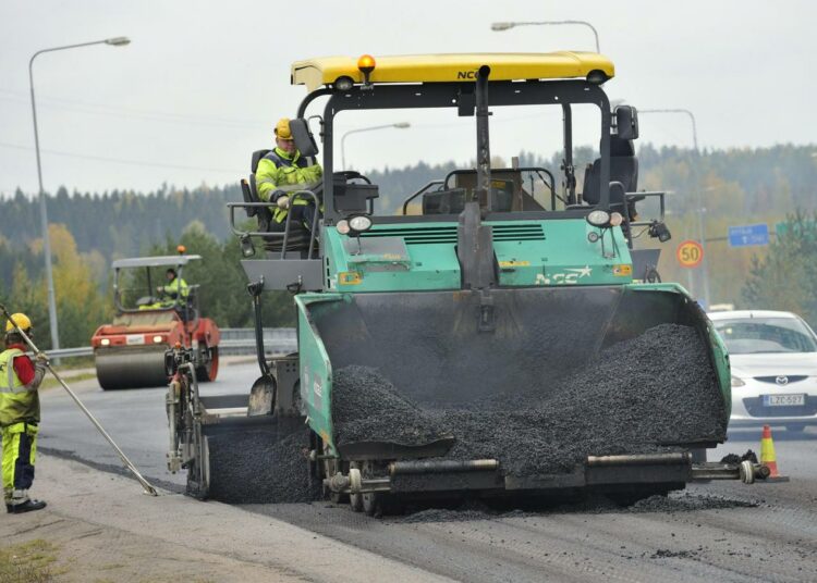 Hallitus käynnistää 600 miljoonan euron ohjelman liikenneverkon korjausvelan vähentämiseksi.