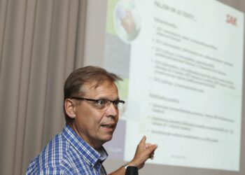 SAK:n puheenjohtaja Lauri Lyly SAK:n työmarkkinaseminaarissa tiistaina.