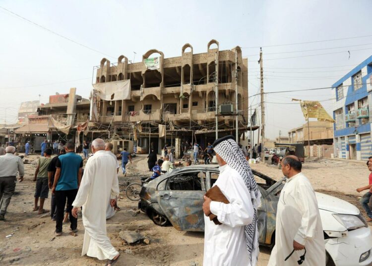 Kolme autopommia tappoi ainakin 50 ihmistä Irakissa maanantaina 5. lokakuuta. Ulkoministeri Timo Soini on neuvotellut Irakin viranomaisten kanssa sopimuksesta, jolla turvapaikanhakijat voidaan palauttaa maahan.