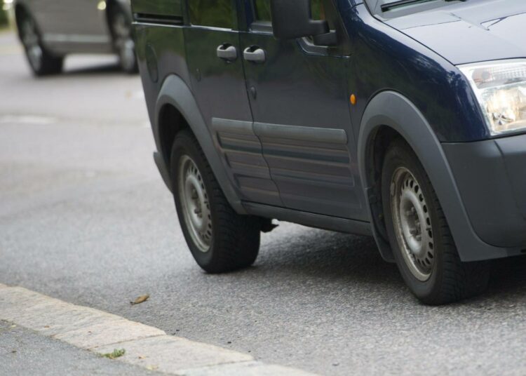 Kuljetusala pelkää lähialueilta saapuvia pakettiautoilijoita, jotka veisivät kuljetusmarkkinat.