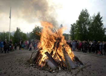 Juhannuskokolla voi tänä vuonna olla myös lämmittävä funktio.