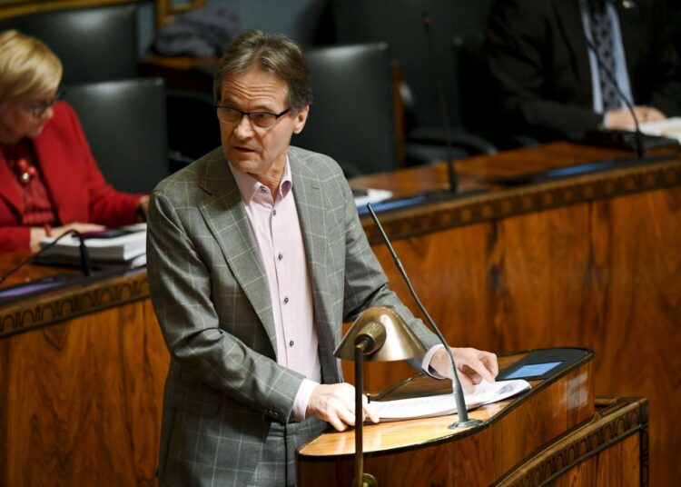 Kari Uotila piti vasemmistoliiton ryhmäpuheenvuoron valtion budjetin palautekeskustelussa eduskunnassa maanantaina.