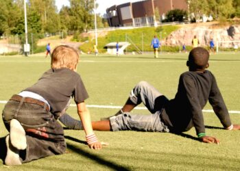 Jalkapalloyhteisön tulee pitää huolta että jokainen lapsi tai nuori kulttuuritaustastaan riippumatta kokisi olonsa lajin parissa turvalliseksi ja voisi nauttia pelistä.