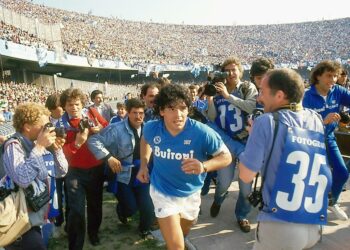 Jalkapallokentillä Maradona oli suuri tähti, mutta yksityiselämä oli ongelmia täynnä.