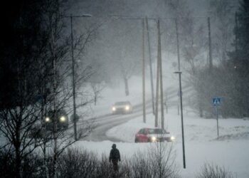 Polttoaineiden rajut hinnannousut ovat uhka monille omalla autolla työmatkojaan kulkemaan joutuville työntekijöille.