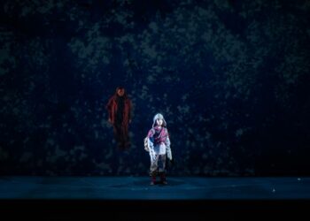 Kuvassa Sara Margrethe Oskal ja Mariella Labba.