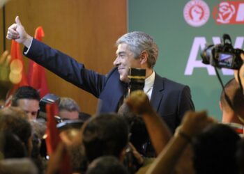 Jóse Sócrates jatkaa Portugalin pääministerinä vaalien jälkeenkin.