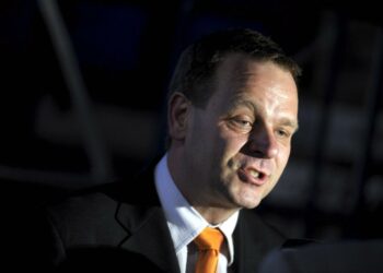 Kokoomuksen eduskuntaryhmän puheenjohtaja Jan Vapaavuori arvosteli hallituksen linjaa edellisen kerran Rovaniemen puoluekokouksessa kesäkuussa. Silloin hän puolusti tuloeroja.