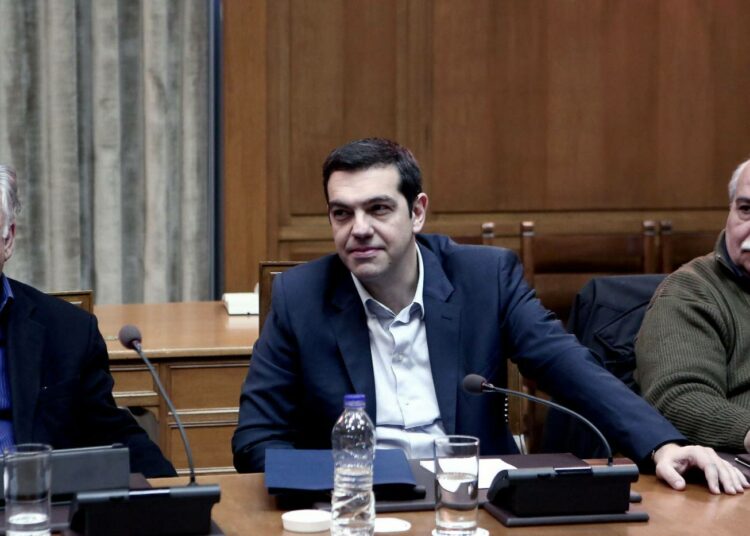 Pääministeri Alexis Tsipras Kreikan hallituksen kokouksessa lauantaina.
