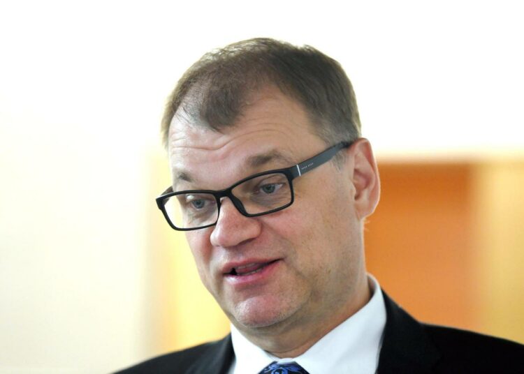 Helsingin Sanomat kertoi keskiviikkona, että pääministeri Juha Sipilä antoi eduskunnalle virheellistä tietoa liittyen sote-uudistukseen.