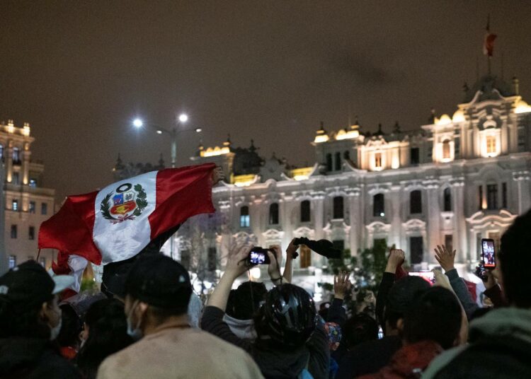 Perun marraskuiset presidentinvaihdokset aiheuttivat laajoja mielenosoituksia, joista osa tukahdutettiin kovalla väkivallalla.