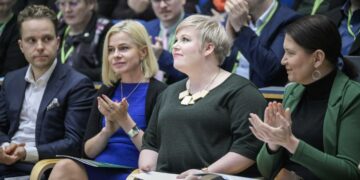 Keskustan puoluevaltuustolla ei ollut mitään myönteistä sanottavaa hallituksesta, jossa se itse istuu.