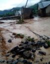 Ruandassa on investoitu tulvien torjuntaan, mutta se ei estänyt ihmishenkien menetyksiä kevään tuhotulvissa. Yksi syy on puutteellinen tieto, jonka varassa esimerkiksi Länsi-Ruandan vuorilta virtaavaa Sebeyajokea luultiin vaarattomaksi.