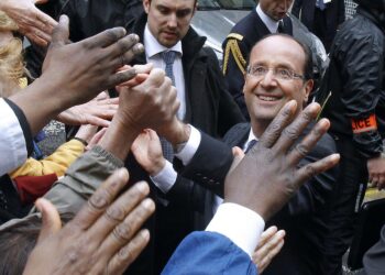 Katseet kääntyvät nyt monelta suunnalta Ranskan uuteen presidenttiin François Hollandeen.