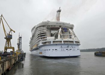 Allure of the Seas -risteilijälle kaivataan sisaraluksen tilausta.