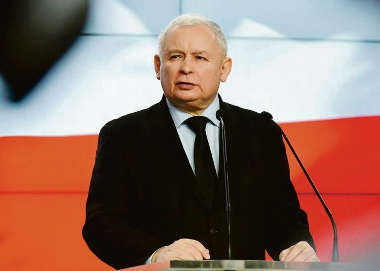 Puolassa monet pitävät PiS:n johtajaa Jaroslaw Kaczynskia uudestisyntyneen Puolan askeettisena messiaana.