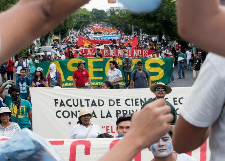 Salvadorilaiset osoittivat 5. heinäkuuta mieltään veden yksityistämishankkeita vastaan.