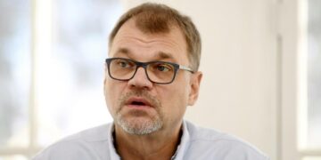 Juha Sipilä yrittää viekkaudella ja vääryydellä pelastaa keskustan rökäletappiolta.