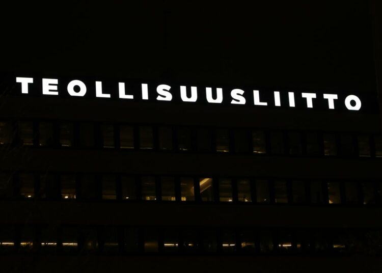 Teollisuusliiton yt-neuvottelut koskevat yhteensä 224:ää liiton palveluksessa olevaa henkilöä.