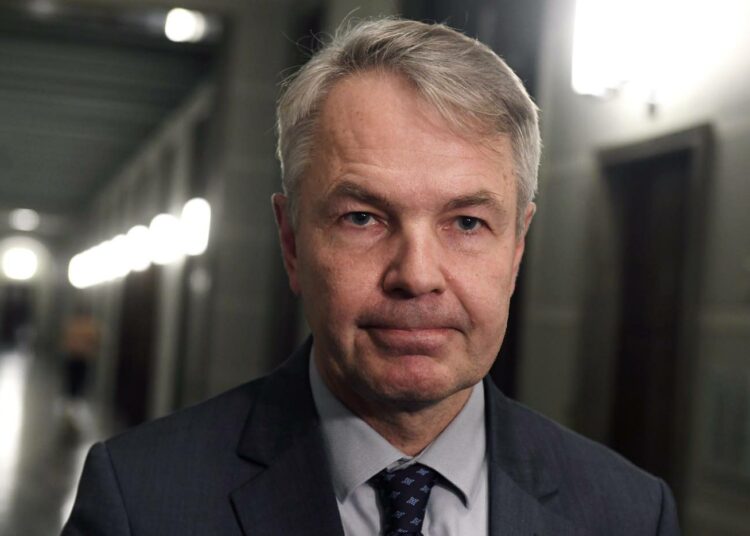 Toiminta lasten auttamiseksi on ollut asianmukaista, ulkoministeri Pekka Haavisto siteerasi perustuslakivaliokunnan kuulemia asiantuntijoita.