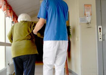 säästöt aiheuttavat kohtuuttomia paineita vakituiselle hoitohenkilöstölle
