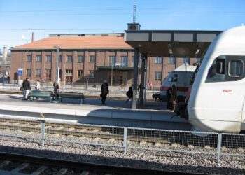 Lahden Vasemmistoliiton valtuustoryhmä esittää henkilöliikennettä Lahden ja Heinolan välille.