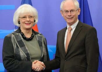 Islannin pääministeri Jóhanna Sigurdardóttir tapasi EU-presidentti Herman Van Rompuyn pari viikkoa sitten Brysselissä.