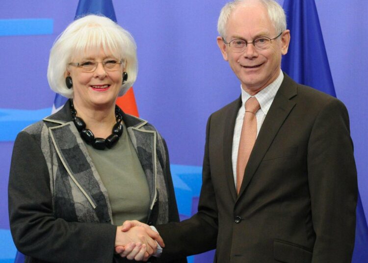 Islannin pääministeri Jóhanna Sigurdardóttir tapasi EU-presidentti Herman Van Rompuyn pari viikkoa sitten Brysselissä.