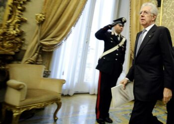 Italian tuore pääministeri Mario Monti on taustaltaan pankkiiri kuten hänen kreikkalainen virkaveljensäkin.