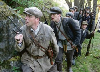 Nicke Lignell johtaa valkoisten etujoukkoa sisällissotadraamassa Taistelu Näsilinnasta 1918.