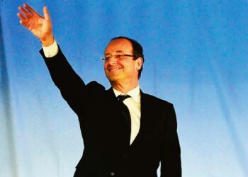 Sosialistipresidentti François Hollande on lähellä saada kaikki vallan langat käsiinsä.
